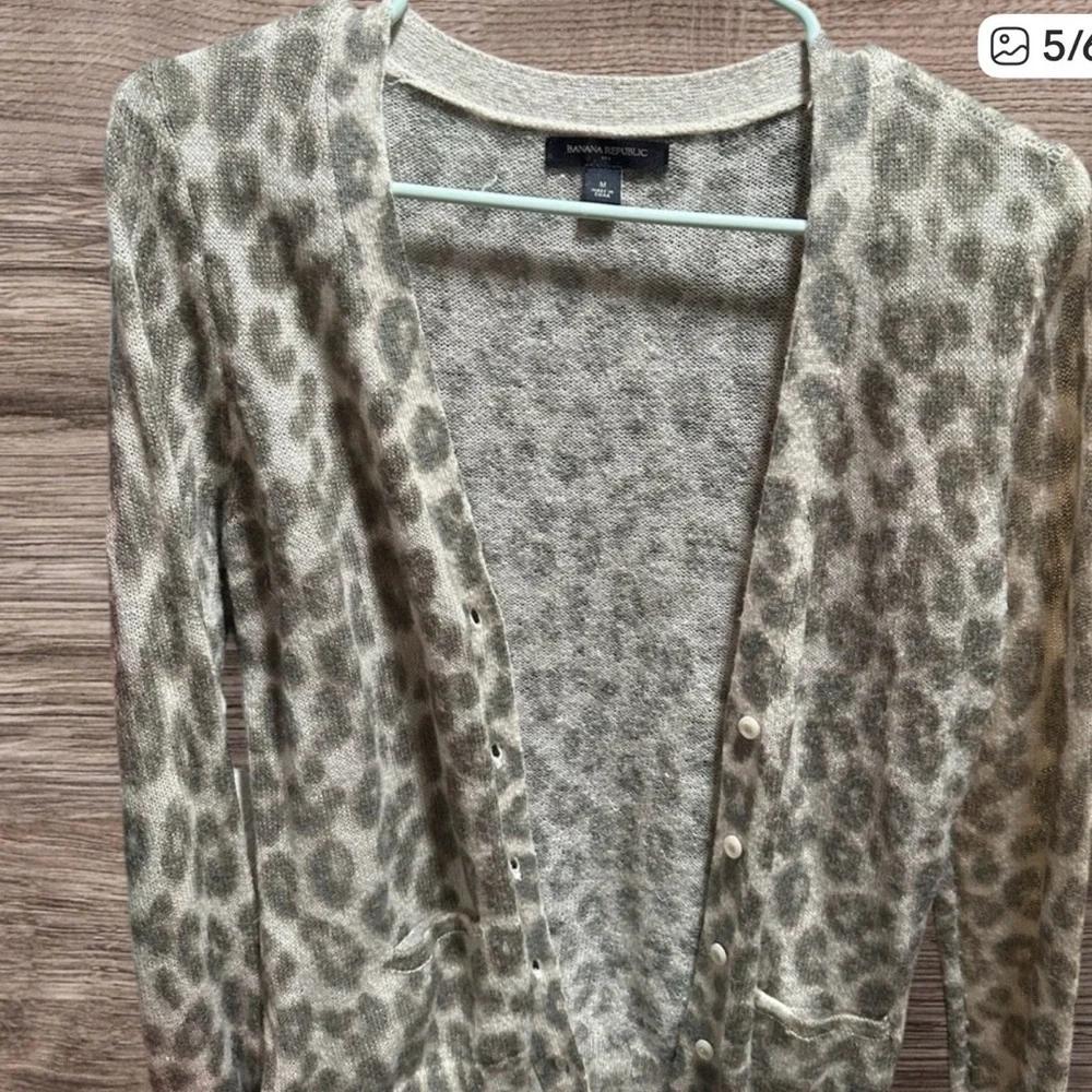 Leopard Print Fuzzy Knit Button Front Cardigan Sweater Women’s Medium